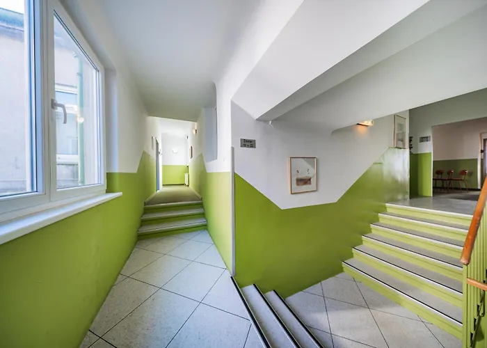 West * Відень